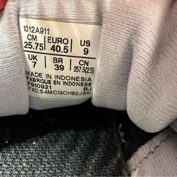 Asics Women's Shoes Gel Contend 7 1012A911 Black Lilac Opal Running Sneakers 9 - Picture 10 of 11